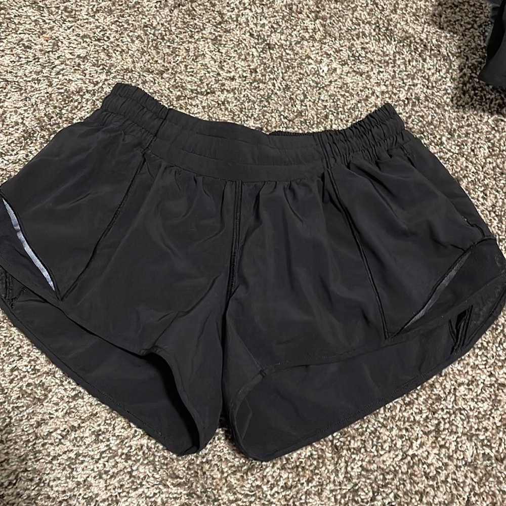 Lululemon hotty hot short 2”